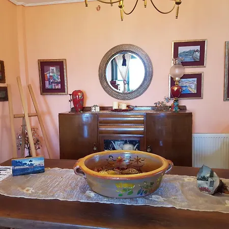 Hand Crafted With Sea View Feriehus